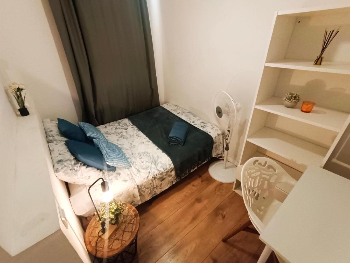 Private Rooms In Gothic Барселона Экстерьер фото