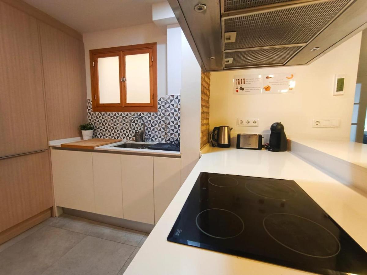 Private Rooms In Gothic Барселона Экстерьер фото